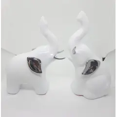 PERU - Adorno Decorativo de pareja de elefante blanco con aplique plateados