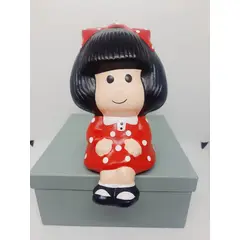 PERU - Adorno Decorativo Macetero Mafalda sentada color rojo cerámica 19 cm