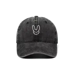 PEACE AND LOVE - Gorro Unisex Gris Vintage Conejo Malo Bad Bunny