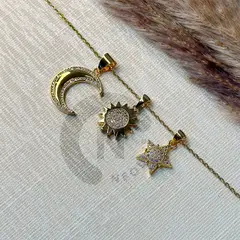 GENERICO - Collar con tres dijes de Luna, Sol y Estrella en acero inoxidable