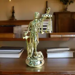 MFAP BRONCERIA Y ANTIGUEDADES - Dama de la justicia en bronce pesado 20 cm