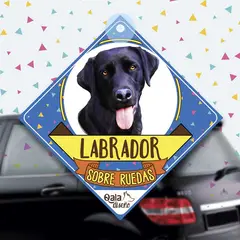 QALA DISEÑO - Colgante de auto 15x15 cm - - Perro Labrador Negro