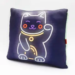 QALA DISEÑO - Almohada Decorativa - - Gato de la suerte - Maneki-neko