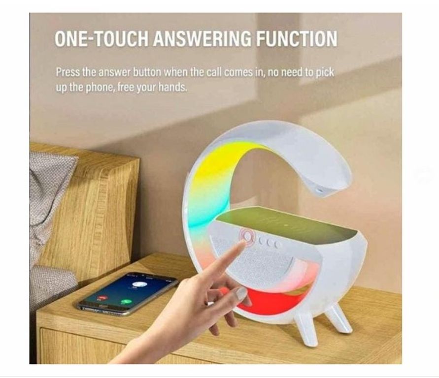 Lampara 4 en 1 Luz LED cargador Inalámbrico parlante Radio FM