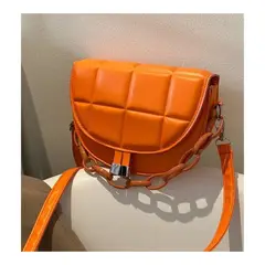 GENERICO - Cartera Media Luna con Diseño de Cadena - Naranja