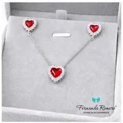 FERNANDA ROMERO JOYAS Y ACCESORIOS - Juego Collar y Aretes Delicados Corazones de Plata Rojo Pasión