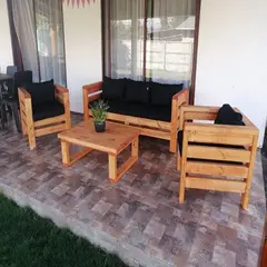 DMUEBLES - SALA JORDAN 3-1-1 + MESA DE CENTRO NEGRO