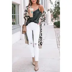 AMA OUTFITTERS - PANTALON JEAN FLOWERS BORDADO