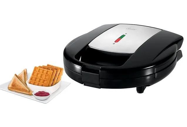 Sandwichera Oster® intercambiables para waffles CKSTSM3892