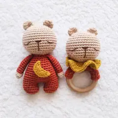 BE CRAFTY - Pack Juguete y Mordedor Sonaja Oso en Algodón Antialérgico