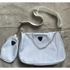 GENERICO - Cartera A X L de hombro con monedero y cadena blanca