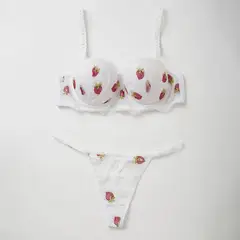 BOMBON ROJO - Set de Lenceria con tanga de abertura