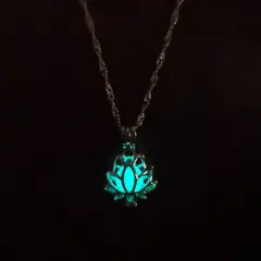 VIKINGO - Collar luminoso con colgante en forma de flor de loto
