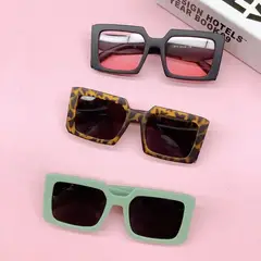 GENERICO - Lentes de Sol Infantil Cuadrados PL3913 Negro Tornasolado_.