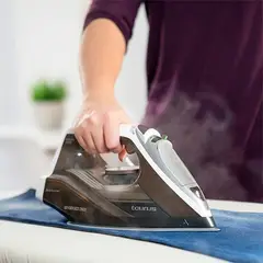 TAURUS - Plancha a Vapor GEYSERECO 2600 Marrón