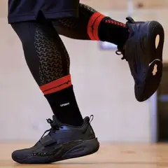 ANTA - Zapatilla basket by KYRIE IRVING -KAI 1 -Black Knight