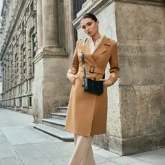 CAMILA VIALI - New Trench Coat en color Camel