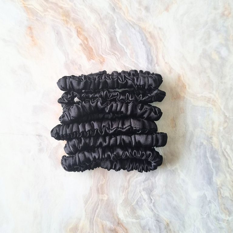 MINI Scrunchies de Satín- Sujetan el cabello sin daños 6u