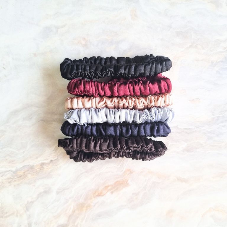 MINI Scrunchies de Satín- Sujetan el cabello sin daños 6u