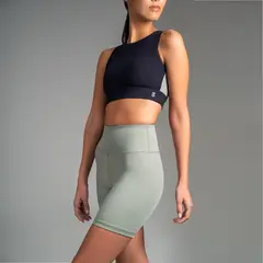 ULTIMATE - Biker Short Regular para Mujer - Military Olive