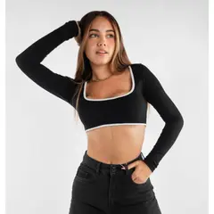 BETWEEN US - Top Lucrecia