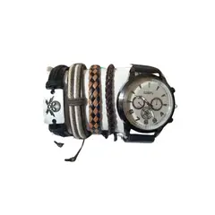 GENERICO - Combo Reloj mas cuatro Pulseras elegante.