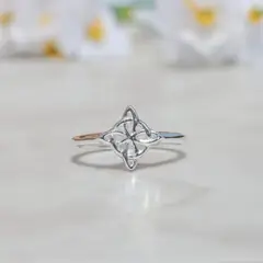 LUYA JOYERÍA - Anillo de nudo de bruja