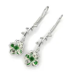 LUYA JOYERÍA - Aretes flor de cerezo colgantes de Luya