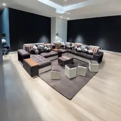 AMOBLART - SECCIONAL EUROPEO MARRON 12 PIEZAS + 4 COJINES + MESITA