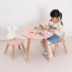 GULI GULI - SET DE MESA Y SILLAS DE MADERA MONTESSORI ROSA BLANCO