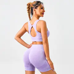 GENERICO - CONJUNTO SHORT PUSH UP Y TOP CON COPA LILA