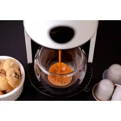 CINO TECHNOLOGY - CAFETERA DE CAPSULAS COLOR BLANCO.