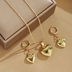GENERICO - Set collar y aretes corazon con clip Dorado