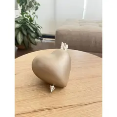 MAP DESIGN HOME - Adorno Corazon Flechado Taupe Satinado 15x15x12 cm