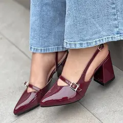 GENERICO - Elena-taco-vino-mujer