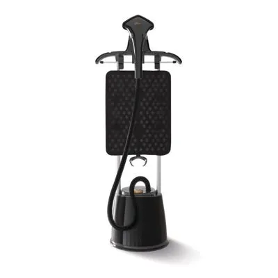 Vaporizador de prendas Oster® con tabla de soporte GCSTGS7050