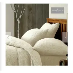 GENERICO - CUBRECAMA DOS PLAZAS Y MEDIA QUEEN DE PELUCHE PELO CORTO PERLA