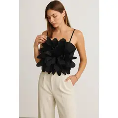 AMA OUTFITTERS - TOP TITTI CON FLOR 3D