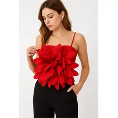 AMA OUTFITTERS - TOP TITTI CON FLOR 3D