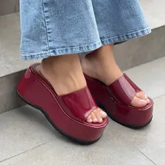 GENERICO - Plataforma AMANDA Vino Charol