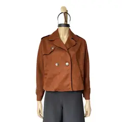 ALLEZ COLLECTION - Gabardina Crop corta elegante