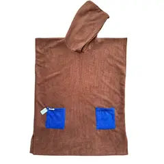 RED CARROT - Toalla poncho marron con bolsillo azulino