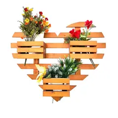 GENERICO - JARDIN VERTICAL EN FORMA DE CORAZON DE MADERA