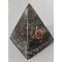 GENERICO - PIRAMIDE ORGONITA MEDIANO DE PIRITA ABUNDANCIA,CURACION,ENERGIA