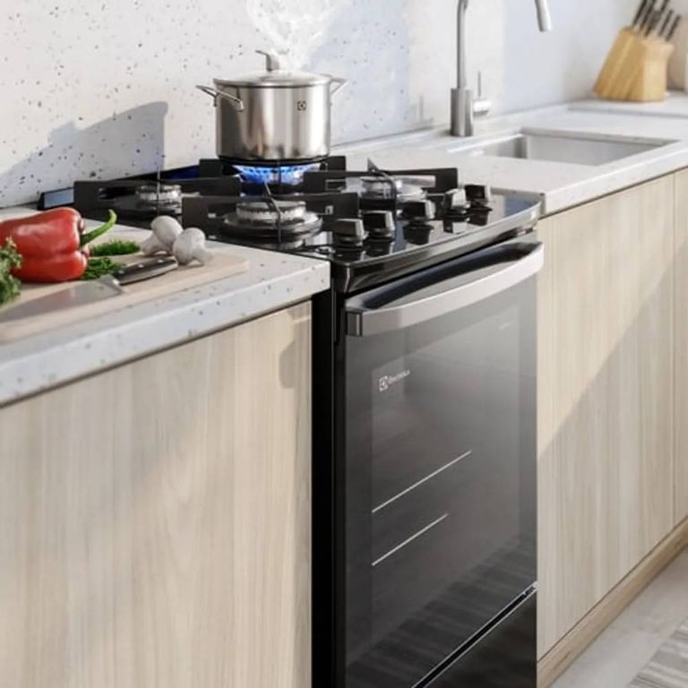 Cocina 4 Quemadores Negro con Mesa de Vidrio FE4GP