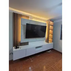 AMUEBLE - Centro de Entretenimiento panel de TV con luces LUKY melamina