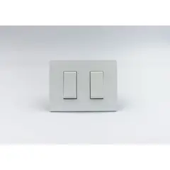 SINTHESI - CONMUTADOR DE 3 VIAS DOBLE S33 PLACA BLANCA MATE Y DADOS S22 BLANCOS