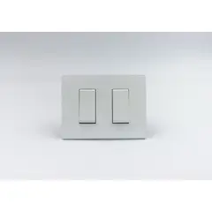 SINTHESI - INTERRUPTOR DOBLE 1 SIMPLE Y 1 CONMTDR 3 VIAS S33 PLACA BLANCA MATE