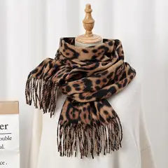 KAST PE - Bufanda Chalina Nath animal print con flecos Beige