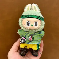 DISEÑO ORIGINAL - Ropa para Labubu Deportivo Verde con Cámara